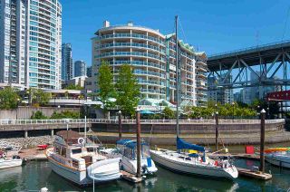 Photo 2: 701 1600 HOWE STREET in Vancouver: Yaletown Condo for sale (Vancouver West)  : MLS®# R2287088