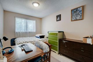 Photo 13: 427 Queen Charlotte Drive SE in Calgary: Queensland Detached for sale : MLS®# A1243544