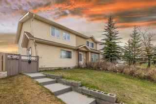 Photo 2: 77 Castlebrook Way NE in Calgary: Castleridge Semi Detached (Half Duplex) for sale : MLS®# A2130628