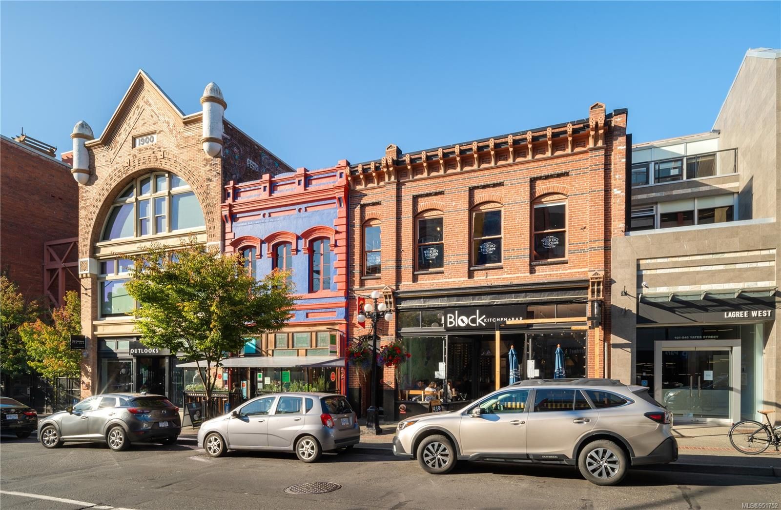 Main Photo: 536-538 Yates St in Victoria: Vi Downtown Mixed Use for sale : MLS®# 951752