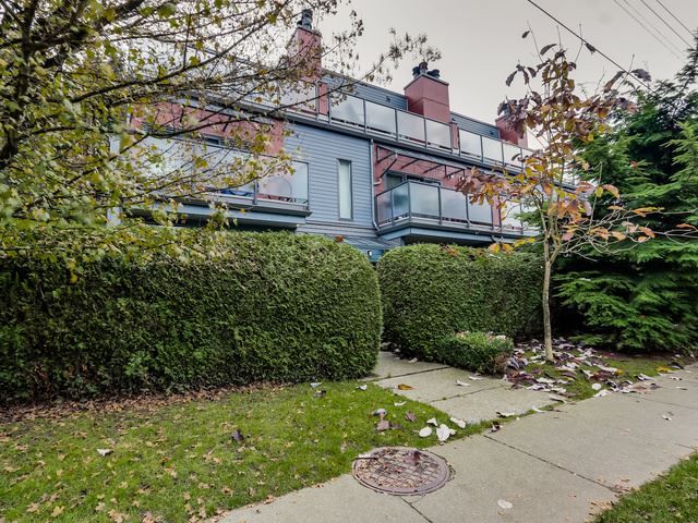 Main Photo: 1614 MAPLE Street in Vancouver: Kitsilano Townhouse for sale (Vancouver West)  : MLS®# R2014583