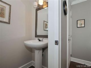 Photo 13: 703 640 Broadway St in VICTORIA: SW Glanford Row/Townhouse for sale (Saanich West)  : MLS®# 643297