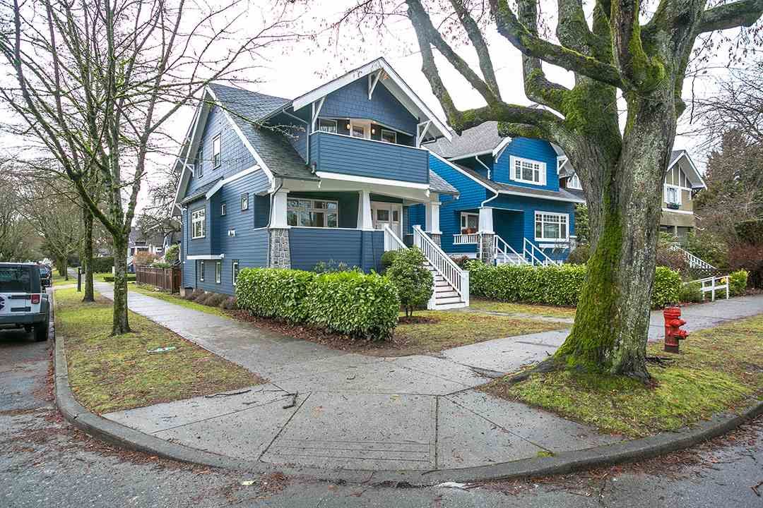 Main Photo: 2643 BALACLAVA Street in Vancouver: Kitsilano House for sale (Vancouver West)  : MLS®# R2133356