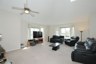 Photo 3: 213 19721 64 Avenue in Langley: Willoughby Heights Condo for sale : MLS®# R2575760