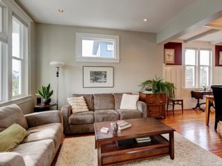 Photo 2: 350 Robertson St in Victoria: Vi Fairfield East House for sale : MLS®# 925097