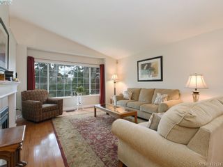 Photo 5: 1 901 Kentwood Lane in VICTORIA: SE Broadmead Row/Townhouse for sale (Saanich East)  : MLS®# 835547