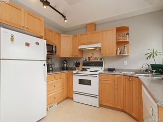 Photo 5: 2 3149 Jackson St in VICTORIA: Vi Mayfair Half Duplex for sale (Victoria)  : MLS®# 820154