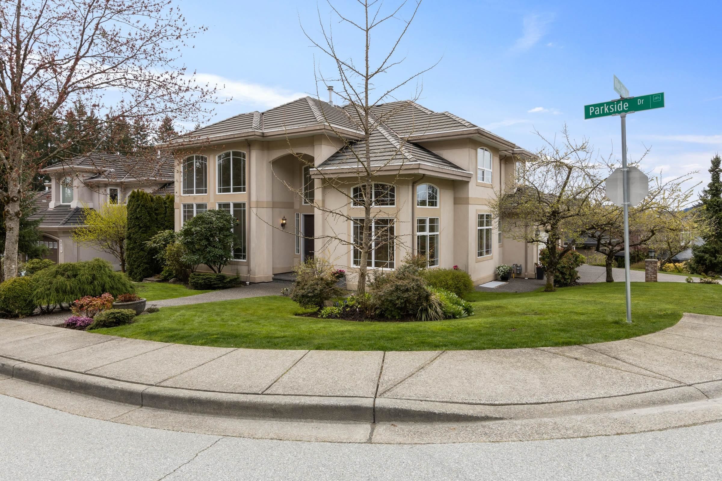 Main Photo: 213 PARKSIDE DRIVE in Port Moody: Heritage Mountain House for sale : MLS®# R2679469