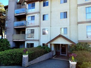 Photo 1: 201 1597 Mortimer St in Saanich: SE Mt Tolmie Condo for sale (Saanich East)  : MLS®# 898172