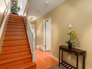 Photo 2: 108 825 W 7TH Avenue in Vancouver: Fairview VW Townhouse for sale in "Ballentyne Square" (Vancouver West)  : MLS®# R2132949