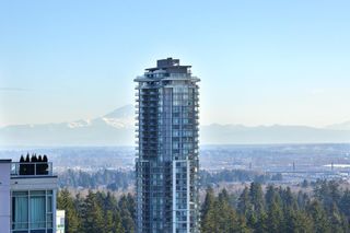 Photo 1: 3201 2978 GLEN Drive in Coquitlam: North Coquitlam Condo for sale in "GRAND CENTRAL ONE" : MLS®# R2535957