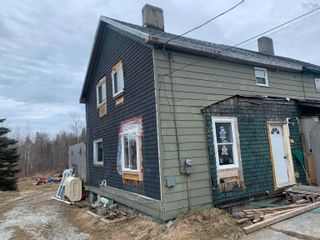 Photo 2: 1036 Wallace Road in New Victoria: 204-New Waterford Residential for sale (Cape Breton)  : MLS®# 202405848