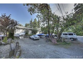 Photo 10: 612/614 Strandlund Ave in VICTORIA: La Langford Proper Full Duplex for sale (Langford)  : MLS®# 730715