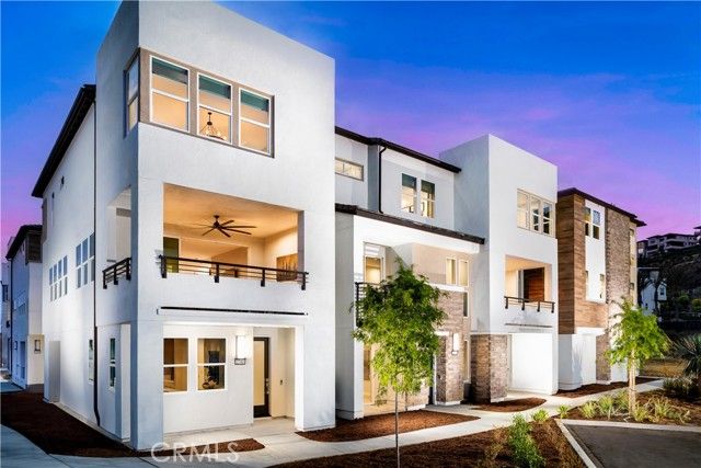 Main Photo: MISSION VALLEY Townhouse for sale : 4 bedrooms : 2706 Everly Drive in San Diego