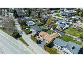 Photo 10: 740 Glenmore Drive in Kelowna: House for sale : MLS®# 10310009