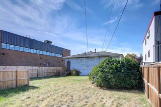Photo 26: 1718 37 Street SE in Calgary: Forest Lawn Detached for sale : MLS®# A2004555