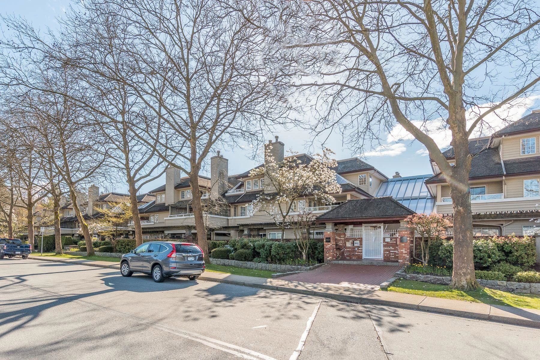 Main Photo: 302 3401 CURLE Avenue in Burnaby: Burnaby Hospital Condo for sale in "Cascade Village( Terraces )" (Burnaby South)  : MLS®# R2673062