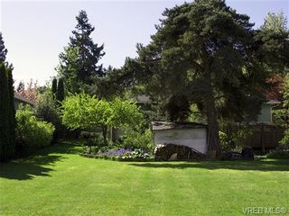 Photo 12: 27 Jedburgh Rd in VICTORIA: VR View Royal House for sale (View Royal)  : MLS®# 699219