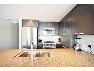Photo 6: # 306 2232 DOUGLAS RD in Burnaby: Brentwood Park Condo for sale in "Affinity By BOSA" (Burnaby North)  : MLS®# V999820