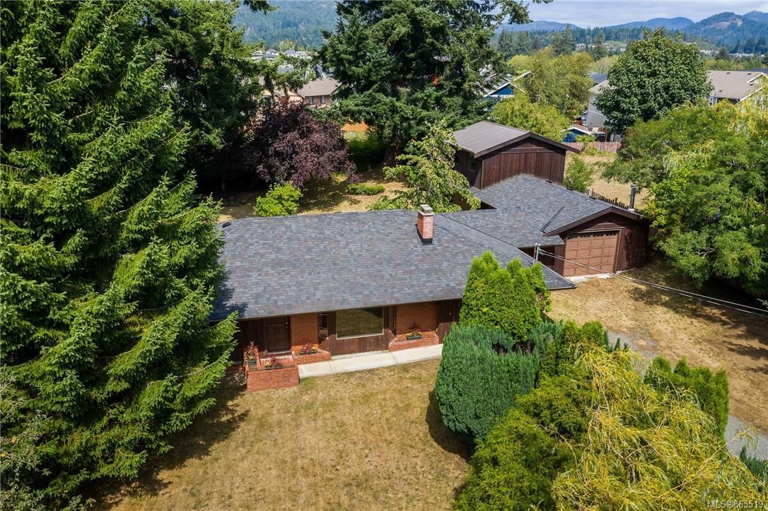 Main Photo: 6580 Throup Rd in Sooke: Sk Broomhill House for sale : MLS®# 865519