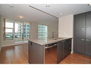 Photo 2: 803 2200 DOUGLAS Road in Burnaby: Willingdon Heights Condo for sale in "AFFINITY" (Burnaby North)  : MLS®# V926483