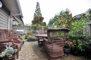 Photo 4: 125 16275 15 Avenue in Surrey: King George Corridor Townhouse for sale in "Sunrise Pointe" (South Surrey White Rock)  : MLS®# R2206481