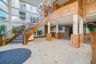 Photo 3: 207 3098 GUILDFORD Way in Coquitlam: North Coquitlam Condo for sale in "Malborough House" : MLS®# R2449072