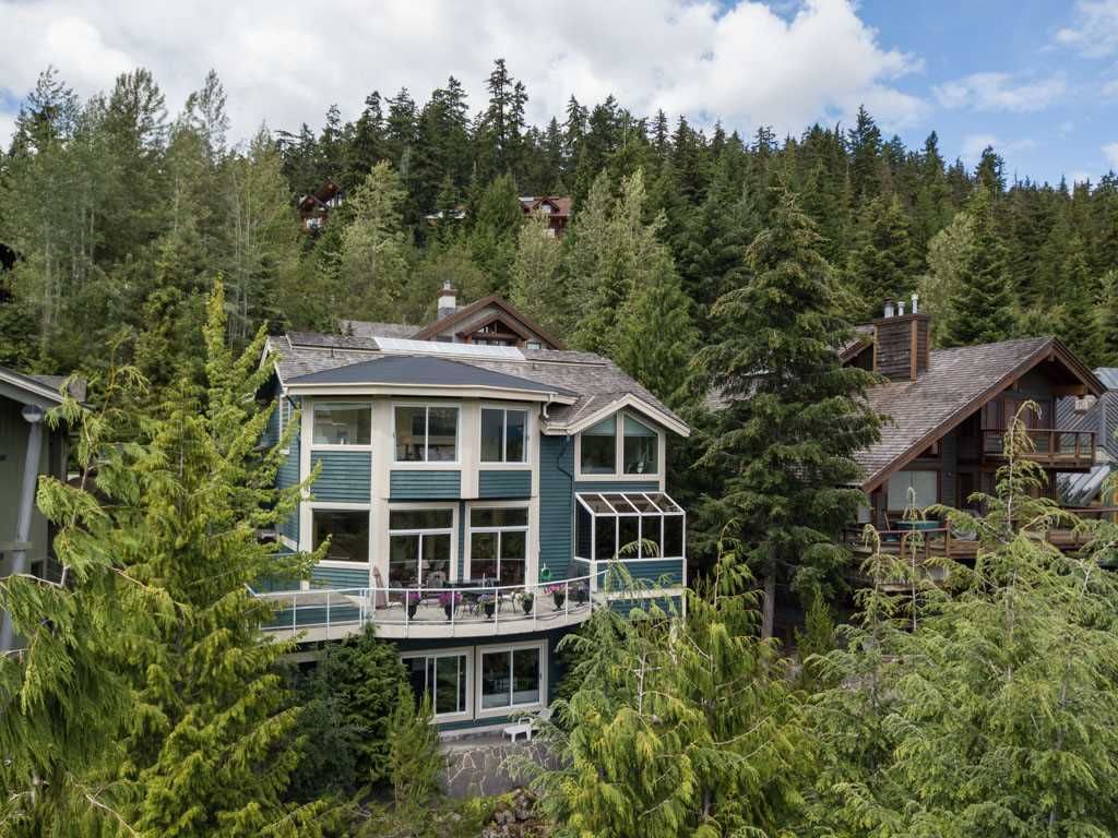 Main Photo: 3363 OSPREY Place in Whistler: Blueberry Hill House for sale in "BLUEBERRY HILL" : MLS®# R2286438