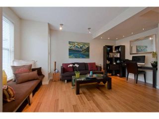 Photo 4: 11 877 W 7TH Avenue in Vancouver: Fairview VW Townhouse for sale in "EMERALD COURT" (Vancouver West)  : MLS®# V1061209