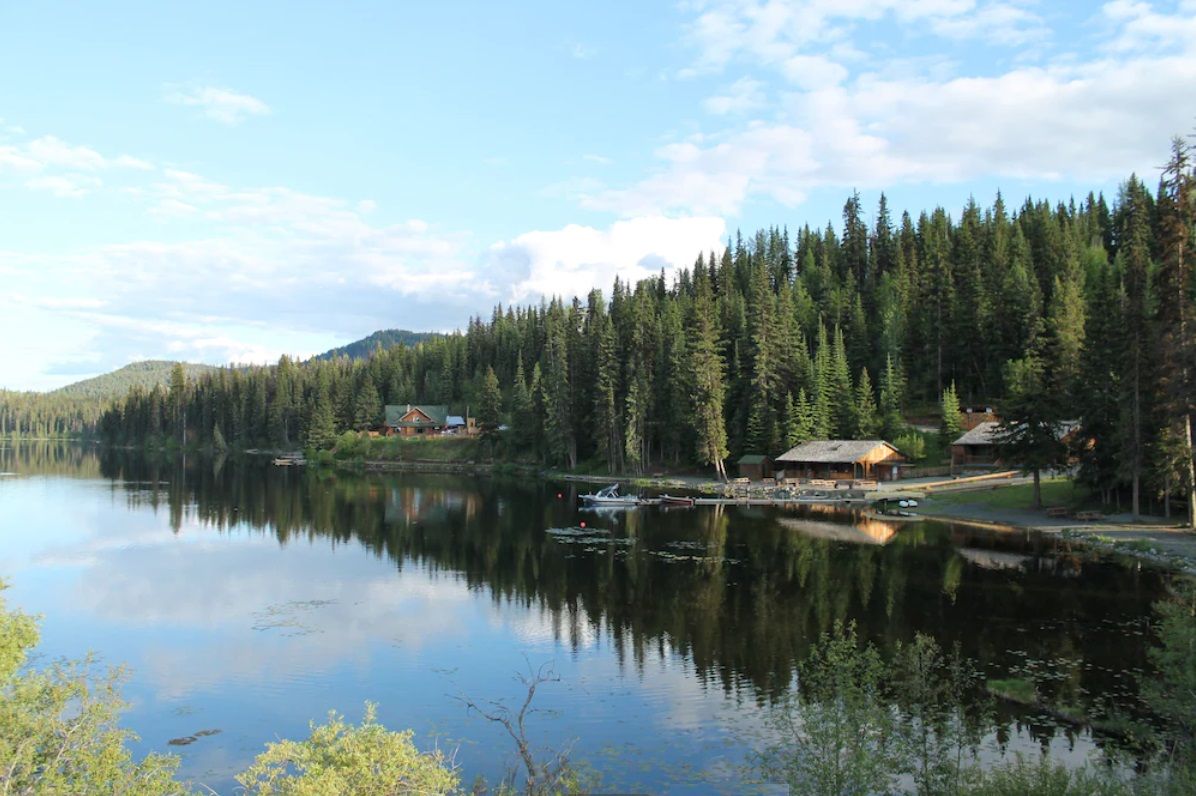 Lakefront acreage cabins for sale BC, 38 acres