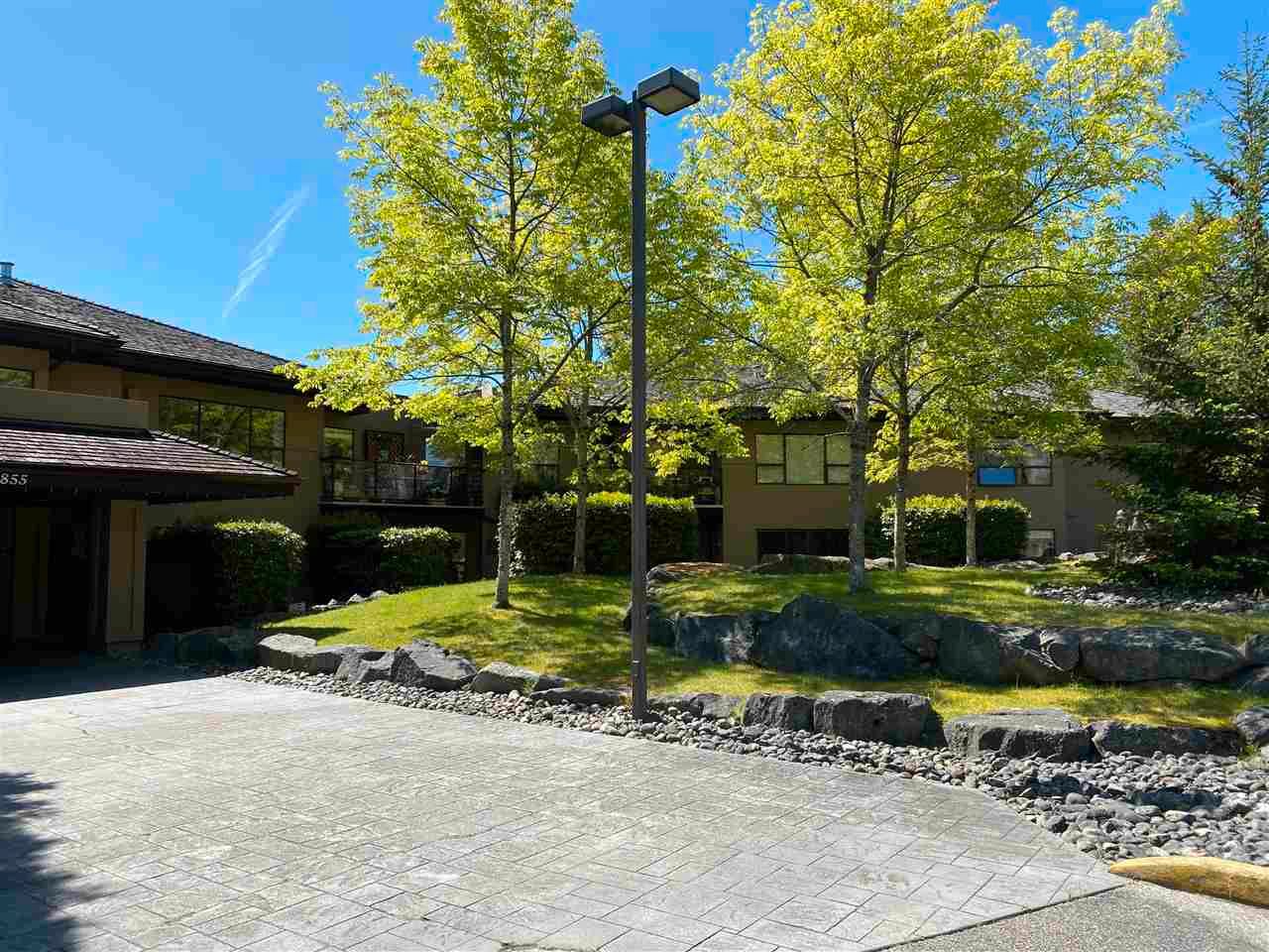 Main Photo: 403 5855 COWRIE Street in Sechelt: Sechelt District Condo for sale in "THE OSPREY" (Sunshine Coast)  : MLS®# R2581571