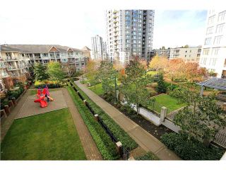 Photo 10: 310 3651 FOSTER Avenue in Vancouver: Collingwood VE Condo for sale in "FINALE" (Vancouver East)  : MLS®# V921205
