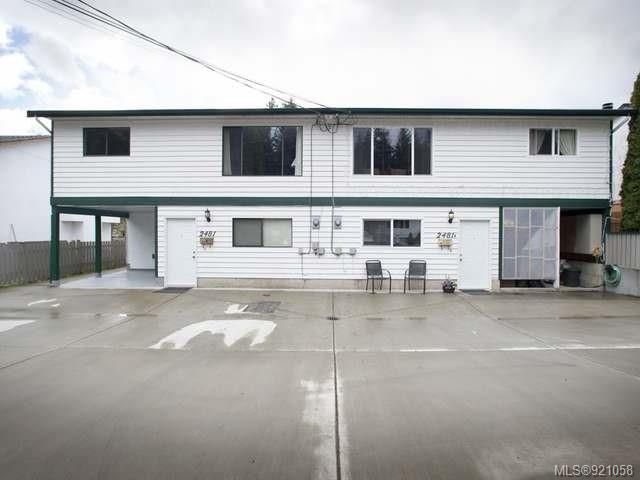 Main Photo: 2481 Rosstown Rd in Nanaimo: Na Diver Lake Full Duplex for sale : MLS®# 921058