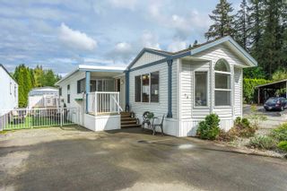 Photo 1: 70 2270 196TH Street in Langley: Brookswood Langley Manufactured Home for sale in "Pine Ridge Park" : MLS®# R2875371