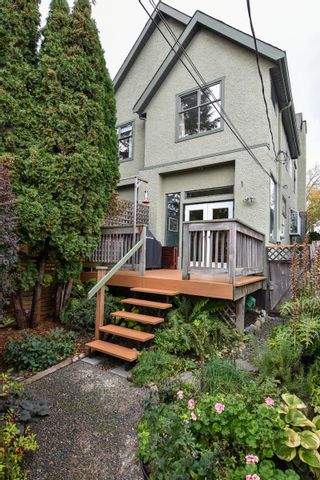 Photo 2: 2052 E 5TH Avenue in Vancouver: Grandview Woodland 1/2 Duplex for sale (Vancouver East)  : MLS®# R2625762