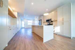 Photo 9: B 49 Ellesmere Avenue in Winnipeg: St Vital Residential for sale (2D)  : MLS®# 202300724
