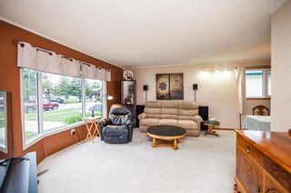 Photo 3: 85 Kenville Crescent in Winnipeg: Maples Residential for sale (4H)  : MLS®# 202020604