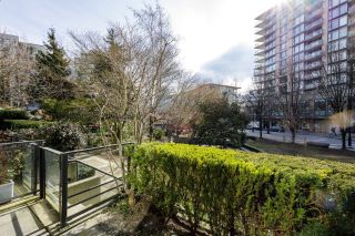 Photo 5: 160 W 1ST Street in North Vancouver: Lower Lonsdale Townhouse for sale in "One Park Lane" : MLS®# R2857775