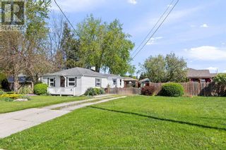 Photo 2: 16 MCCALLUM AVENUE in Kingsville: House for sale : MLS®# 24010370
