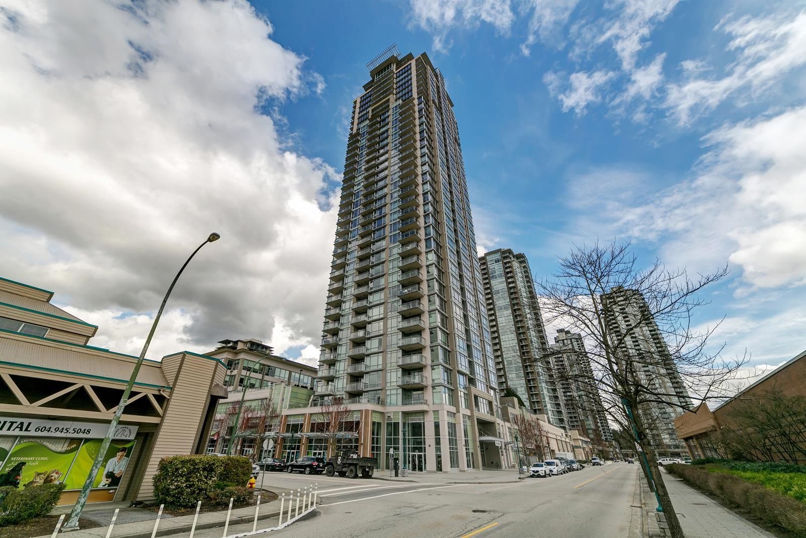 Main Photo: 3806 2955 ATLANTIC Avenue in Coquitlam: North Coquitlam Condo for sale in "Oasis by Onni" : MLS®# R2711112