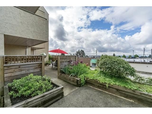 Photo 4: Photos: 107 - 1050 Howie in Coquitlam: Central Coquitlam Condo for sale : MLS®# R2176338