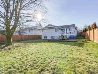 Photo 20: 5616 SUNDALE Place in Surrey: Cloverdale BC House for sale (Cloverdale)  : MLS®# R2345126