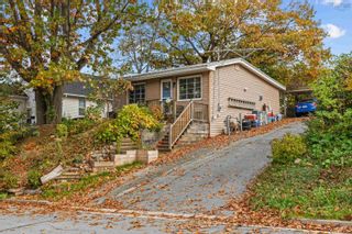 Photo 1: 17 Oakdale Crescent in Dartmouth: 13-Crichton Park, Albro Lake Residential for sale (Halifax-Dartmouth)  : MLS®# 202224769