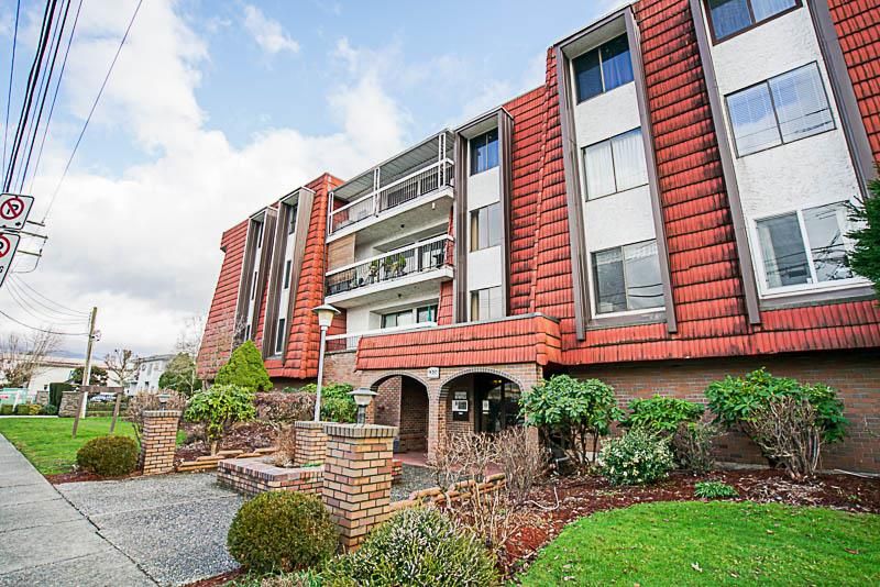 Main Photo: 201 9080 MARY Street in Chilliwack: Chilliwack W Young-Well Condo for sale in "Hodgins Manor" : MLS®# R2234292