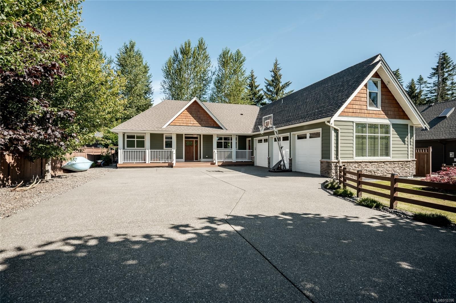 Main Photo: 514 Nebraska Dr in Campbell River: CR Willow Point House for sale : MLS®# 910396