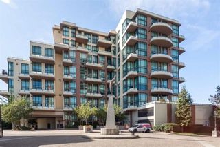 Photo 1: 709 10 RENAISSANCE Square in New Westminster: Quay Condo for sale in "MURANO LOFTS/QUAY" : MLS®# R2380774