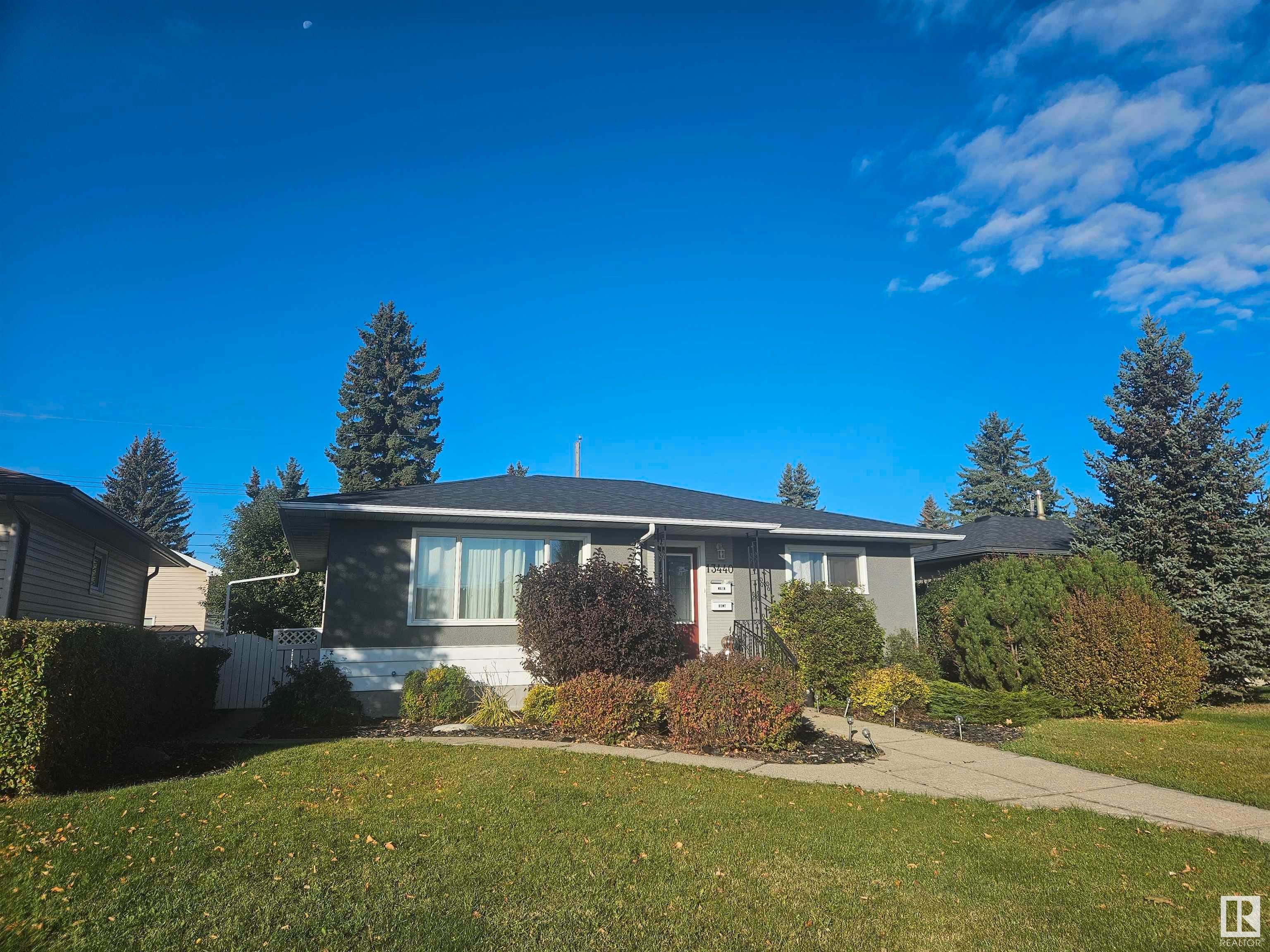 Main Photo: 13440 112 Street in Edmonton: Zone 01 House for sale : MLS®# E4361121