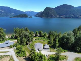 Photo 2: 107 WITHERBY Road in Gibsons: Gibsons & Area House for sale in "Witherby Point Estates" (Sunshine Coast)  : MLS®# R2779287