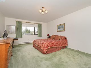 Photo 11: 4295 Oakfield Cres in VICTORIA: SE Lake Hill House for sale (Saanich East)  : MLS®# 815763