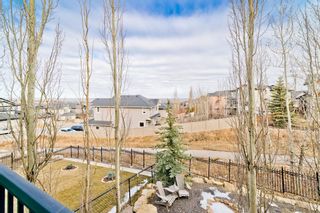 Photo 6: 12 Crestmont Way SW in Calgary: Crestmont Detached for sale : MLS®# A1181623